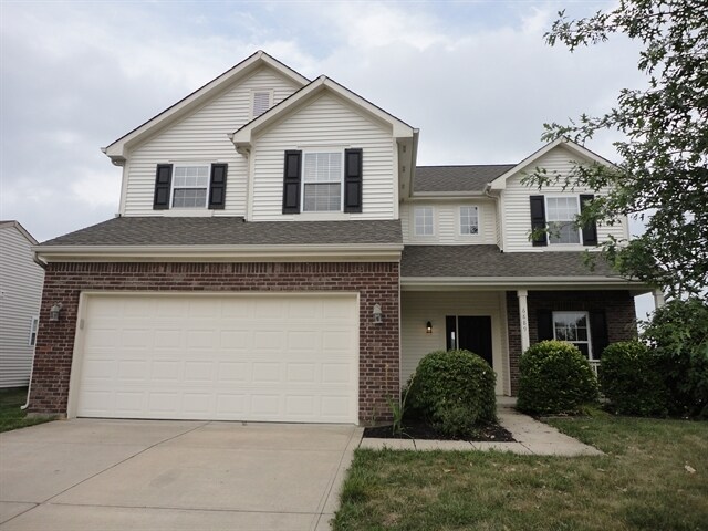 6889 N Karnes Dr in McCordsville, IN - Building Photo