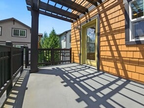 10383 156th Pl NE in Redmond, WA - Building Photo - Building Photo