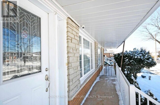 3424 Clara Dr in Mississauga, ON - Building Photo - Building Photo