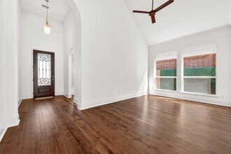 13324 Stoneleigh Terrace Dr in Houston, TX - Foto de edificio - Building Photo