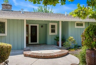 3220 Fieldcrest Dr in Sacramento, CA - Building Photo - Building Photo