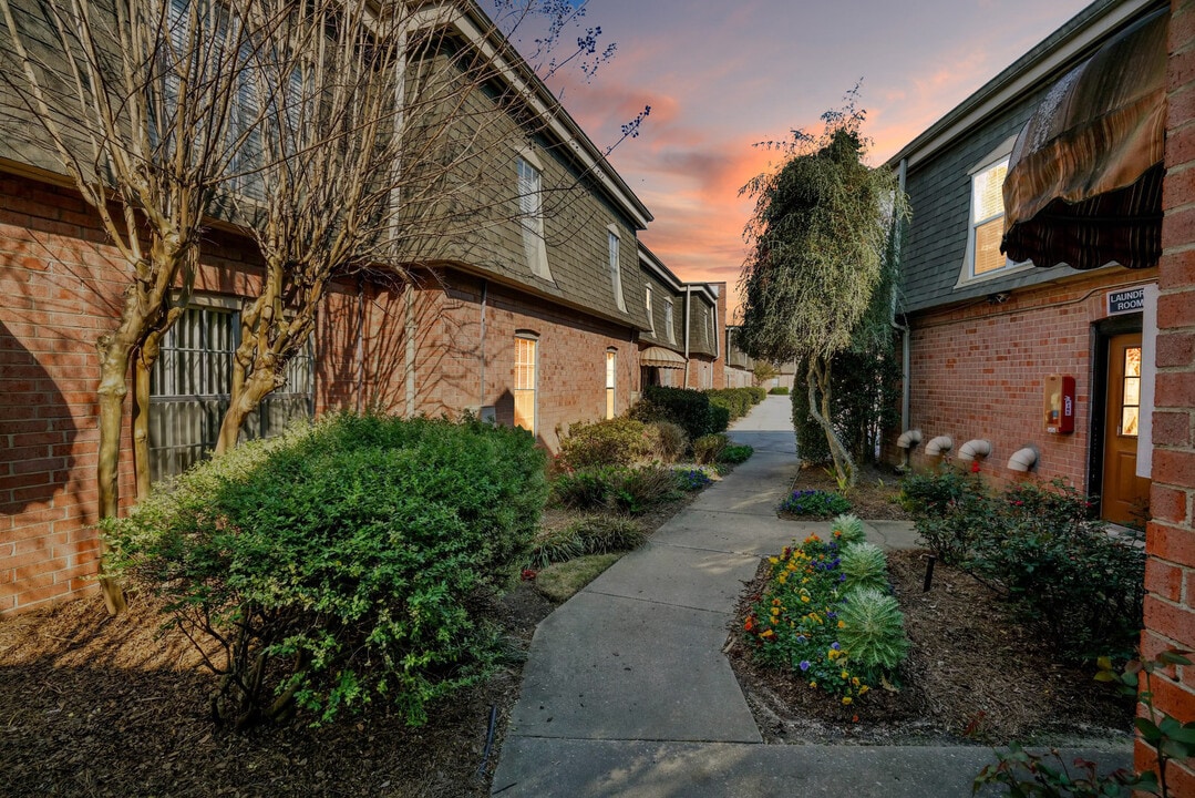 Pines at PeachTree in Columbus, GA - Building Photo