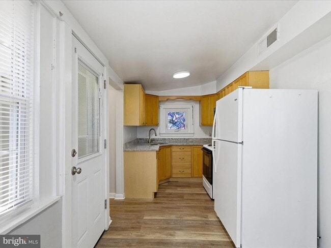 807 Beach Ave in North Beach, MD - Building Photo - Building Photo