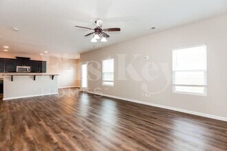2516 Meadow Crossing Dr in Dallas, NC - Building Photo - Building Photo