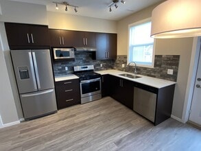 355 Redstone Walk NE in Calgary, AB - Building Photo - Building Photo