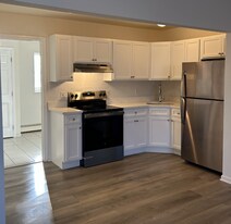 48 Garfield St, Unit 48 in Bay Shore, NY - Building Photo