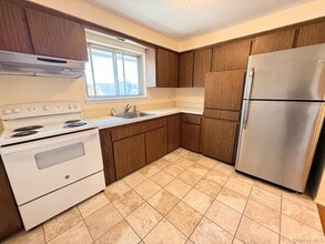 95 Graywood Rd in Port Washington, NY - Building Photo - Building Photo