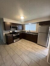 13075 Avon Allen Rd in Mount Vernon, WA - Foto de edificio - Building Photo