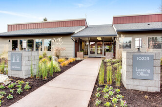 Parklane Apartments in Vancouver, WA - Building Photo - Building Photo