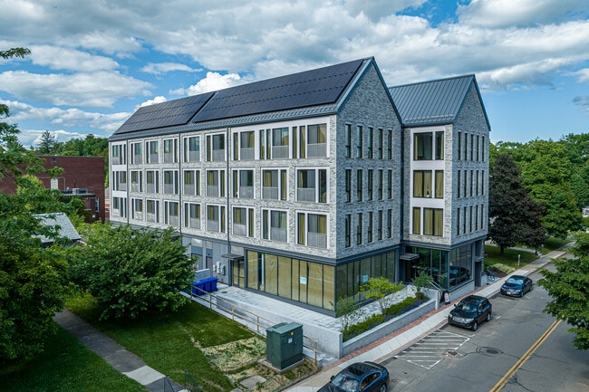 26 Spring in Amherst, MA - Foto de edificio - Building Photo