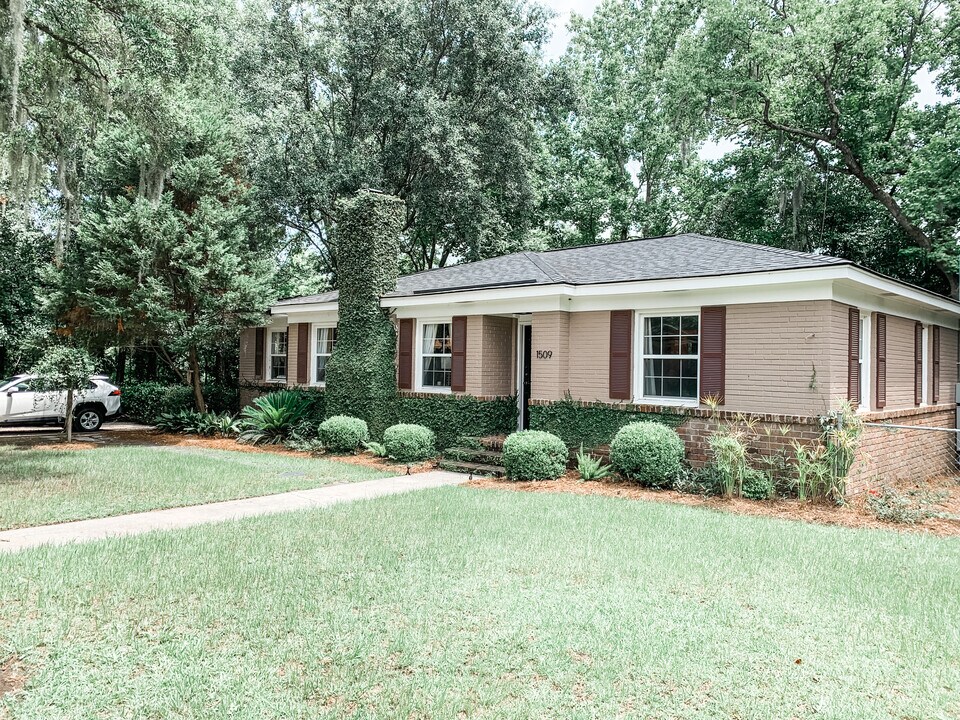 1509 E 55th St in Savannah, GA - Building Photo