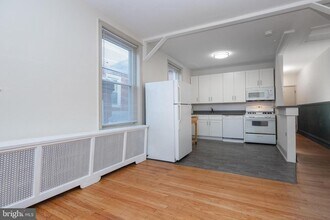 932 N 5th St in Philadelphia, PA - Building Photo - Building Photo