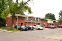 Trailbridge Townhomes in Middletown, OH - Building Photo - Building Photo