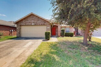 708 Lark Dr in Aubrey, TX - Building Photo - Building Photo