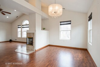 2917 Stonewater Dr in Naperville, IL - Building Photo - Building Photo