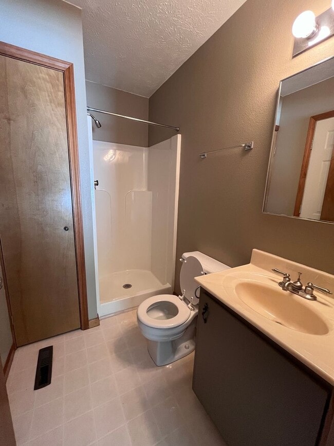 200 1/2 Easterday Dr in Shipshewana, IN - Building Photo - Building Photo