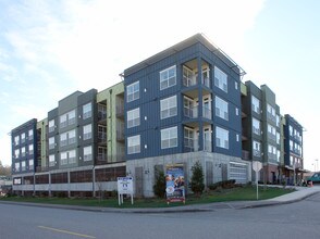 Village Commons in Stanwood, WA - Building Photo - Building Photo