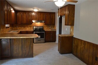 1054 Cumberland Mansion in Yukon, OK - Building Photo - Building Photo