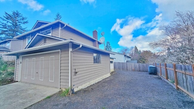 12052 SE 214th St in Kent, WA - Building Photo - Building Photo