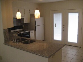 10806 Lambert Cir in Austin, TX - Building Photo - Building Photo