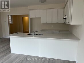 127 Sanders Rd in Erin, ON - Building Photo - Building Photo