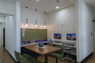 Lofts at Cathedral in Jacksonville, FL - Foto de edificio - Building Photo