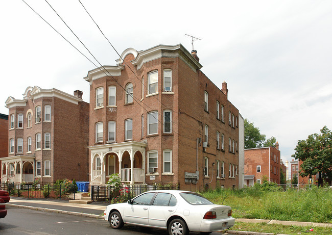 22-24 Putnam Hts