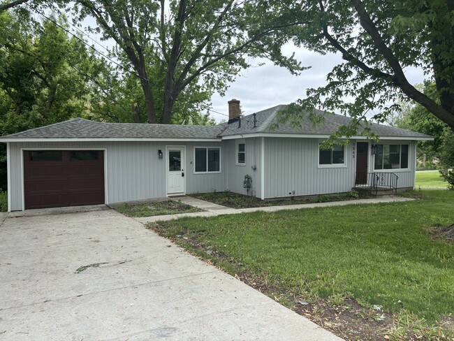 property at 1565 Spaulding Ave SE