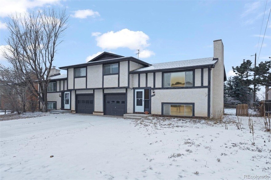 6734 Hampton Dr in Colorado Springs, CO - Foto de edificio
