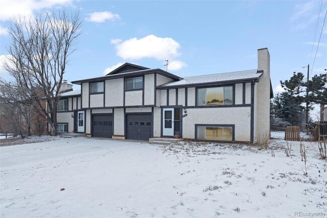 property at 6734 Hampton Dr