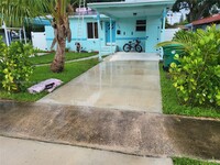 205 SW 2nd Pl in Dania Beach, FL - Foto de edificio - Building Photo