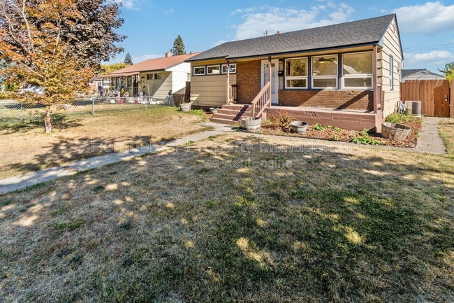 4614 N Whitehouse St in Spokane, WA - Building Photo - Building Photo