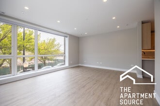 2354 W Polk St in Chicago, IL - Building Photo - Building Photo