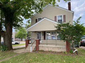 20 E Stanton Ave in Columbus, OH - Building Photo