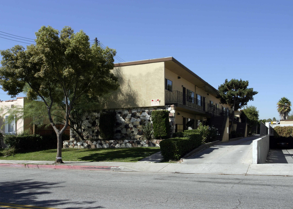 619 S Chapel Ave in Alhambra, CA - Foto de edificio