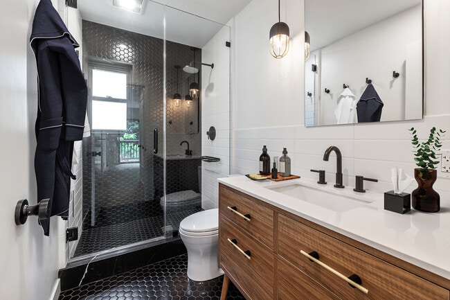100 Holstein Rd, Unit 100B Holstein Road in San Anselmo, CA - Building Photo - Building Photo