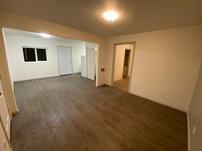 7761 SE Otty St in Milwaukie, OR - Building Photo - Building Photo