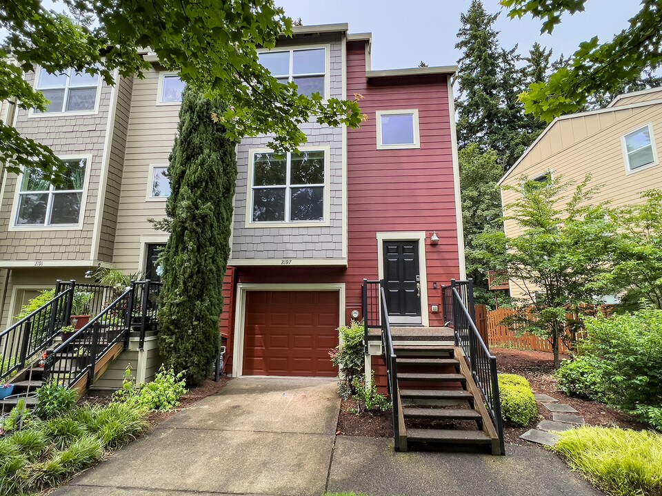2197 NE Sheffield Ave in Beaverton, OR - Building Photo