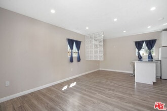 22012 Covello St in Los Angeles, CA - Building Photo - Building Photo