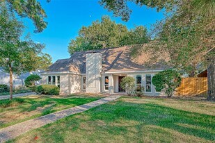 3615 Highfalls Dr in Houston, TX - Building Photo