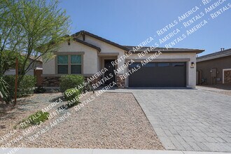 7513 W Illini St in Phoenix, AZ - Building Photo - Building Photo
