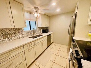 5285 E Waverly Dr in Palm Springs, CA - Building Photo - Building Photo