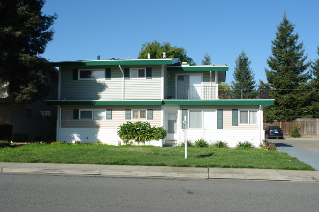 325-333 Dunster Ave in Campbell, CA - Foto de edificio - Building Photo