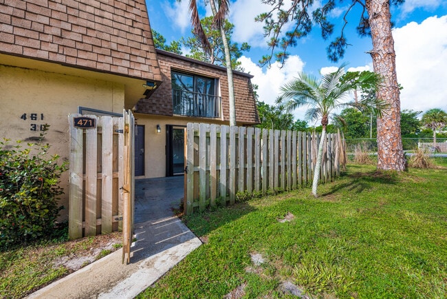 471 Kirk Rd in West Palm Beach, FL - Building Photo - Building Photo