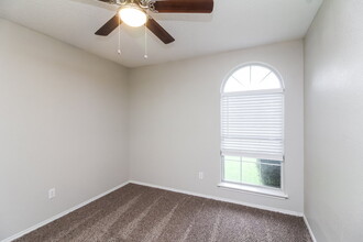 2717 Pioneer Ln in Lancaster, TX - Building Photo - Building Photo