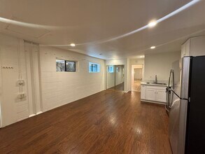 673 Brookside Ln, Unit 3 in Sierra Madre, CA - Building Photo - Building Photo