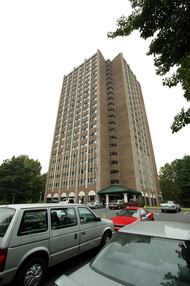 Smith Tower in Hartford, CT - Foto de edificio - Building Photo