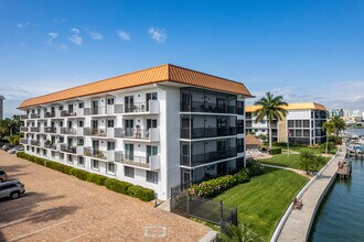 Bordeaux Club in Naples, FL - Building Photo - Building Photo