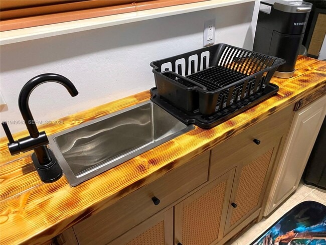 5060 SW 43rd Terrace