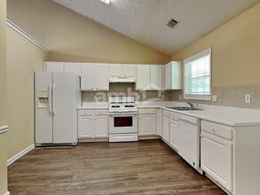 1305 Carlysle Park Dr in Lawrenceville, GA - Building Photo - Building Photo